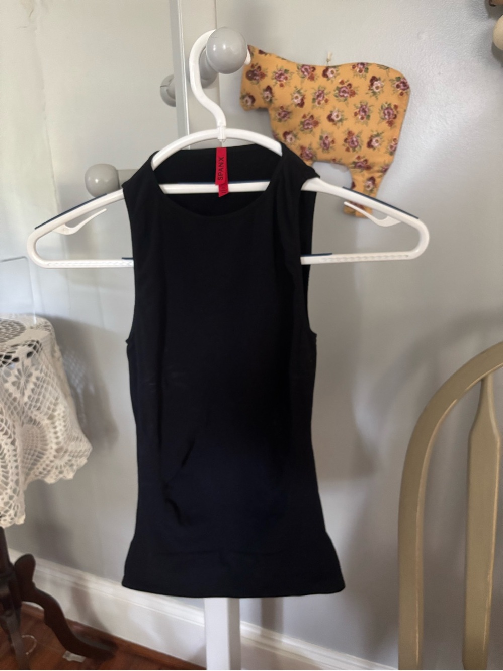SPANX  M Black Sleeveless Shaping Tank